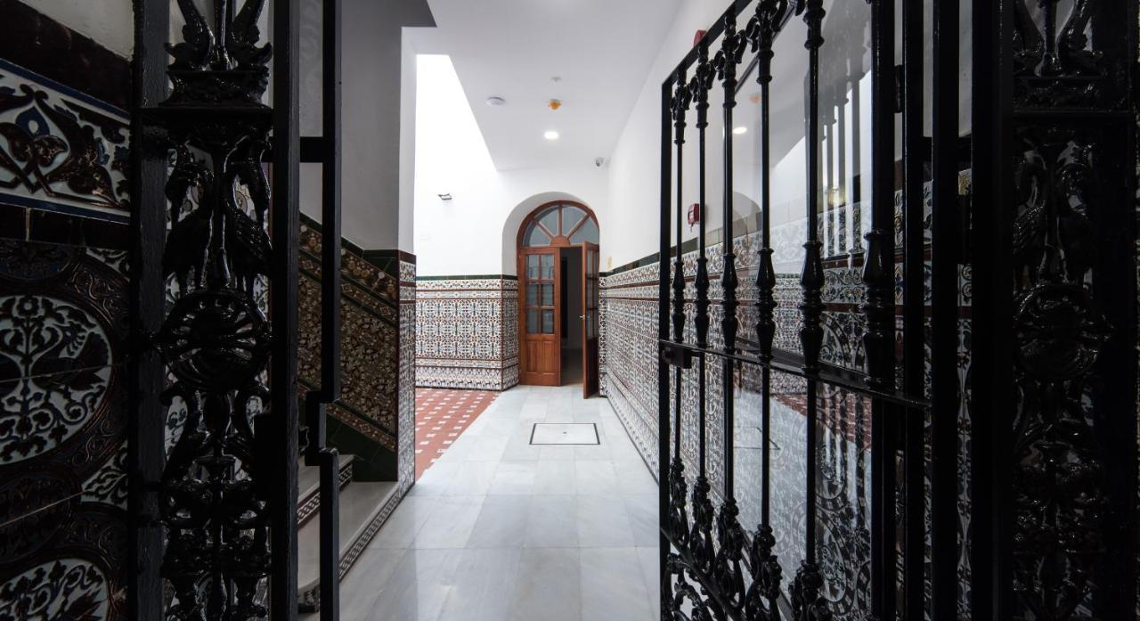 Le Petit Palue Sevilla Exterior photo